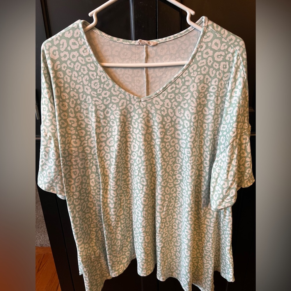 Oversized short sleeve top